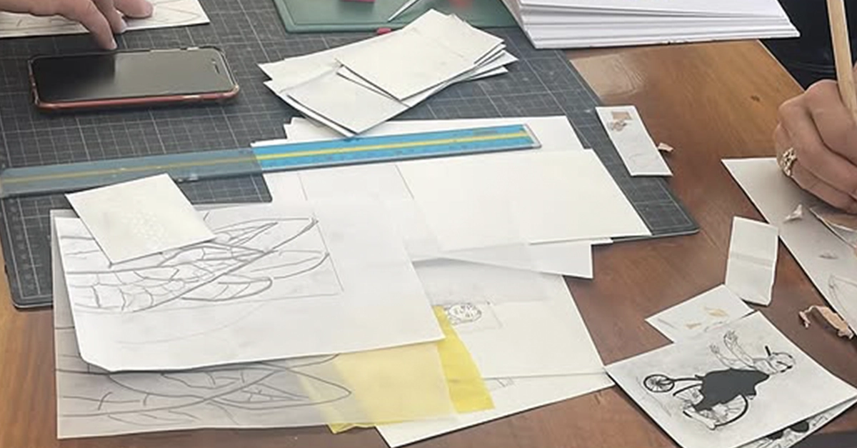 Feuille de papier et plaques de tetrapak